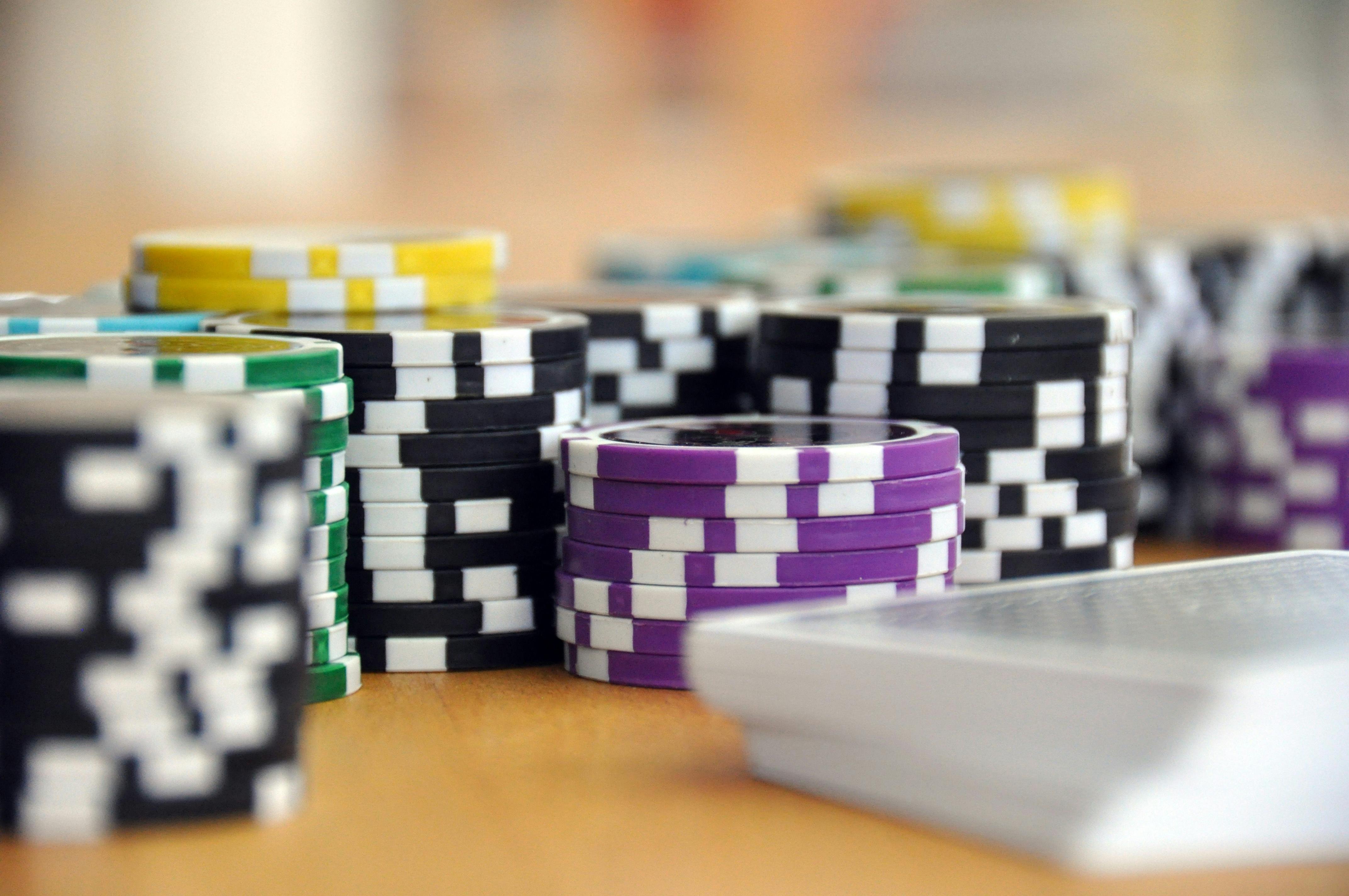 Layar Free Spins Reactoonz dengan penunjuk multiplier yang meningkat